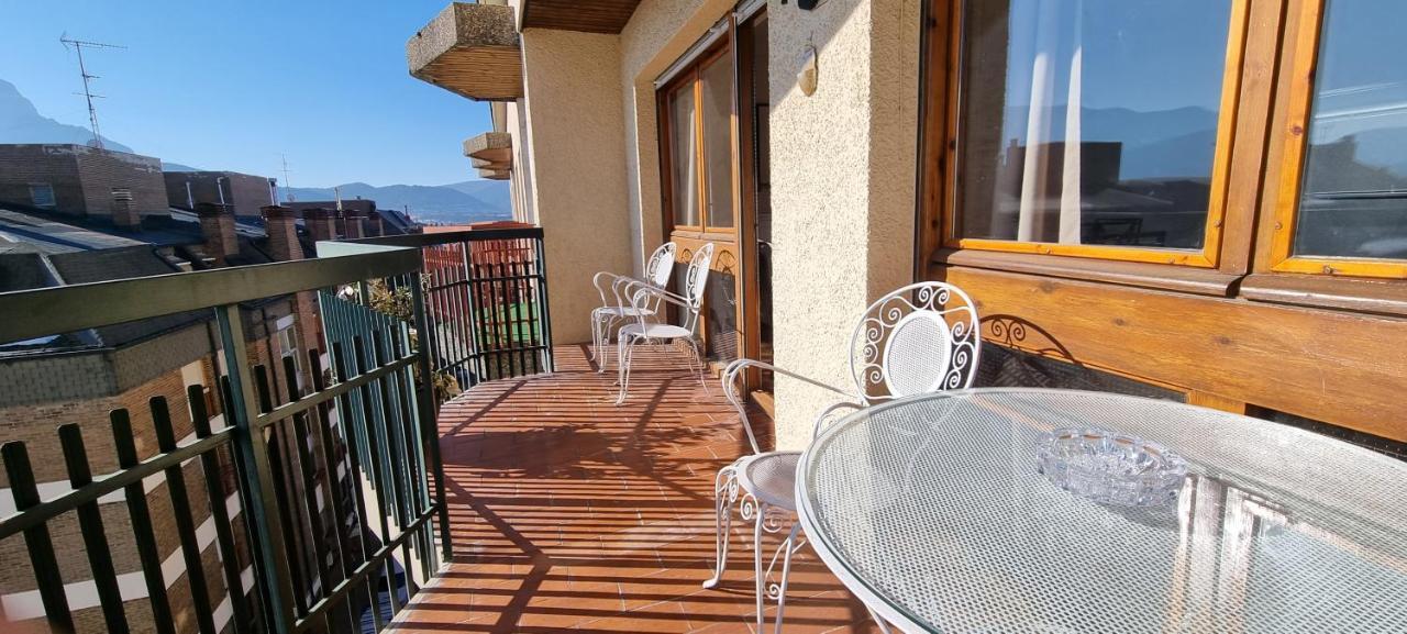 Flor De Nieve Apartment Хака Екстериор снимка