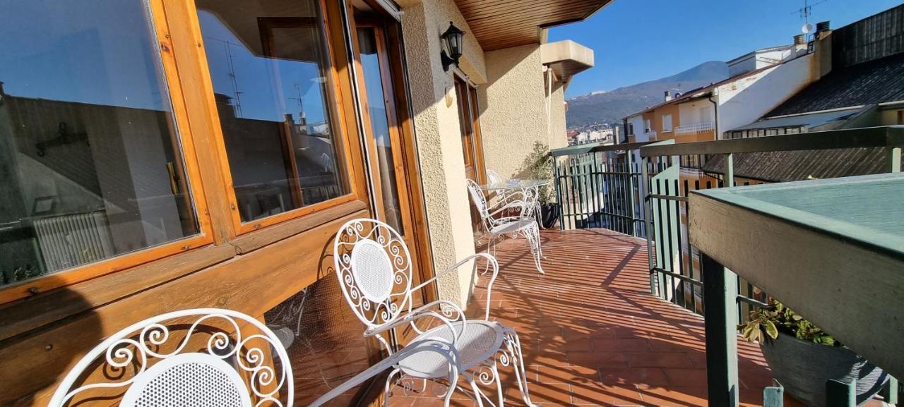 Flor De Nieve Apartment Хака Екстериор снимка