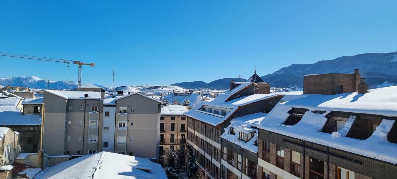 Flor De Nieve Apartment Хака Екстериор снимка