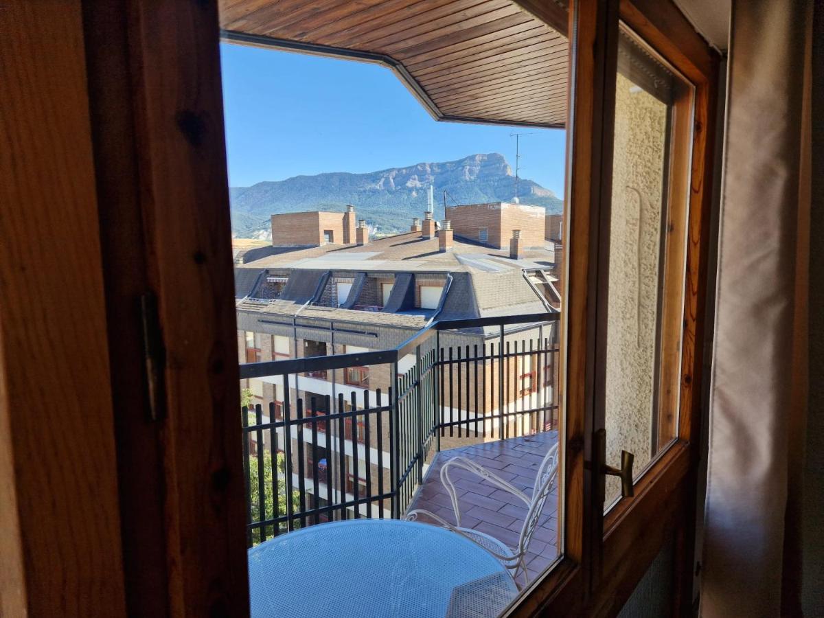 Flor De Nieve Apartment Хака Екстериор снимка